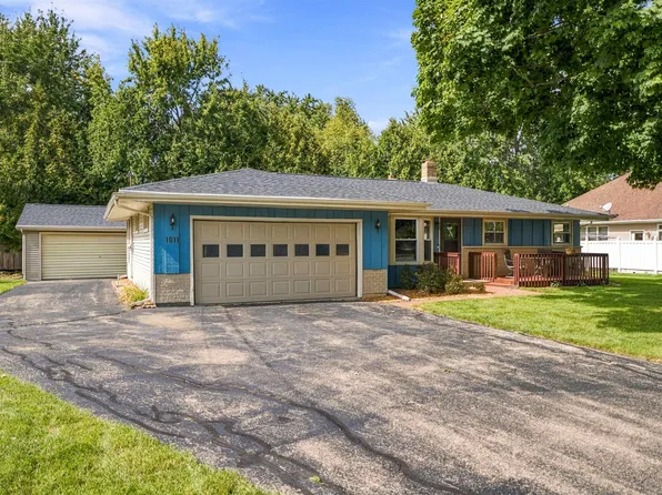 1011 S Bluemound Dr, Appleton, WI 54914
