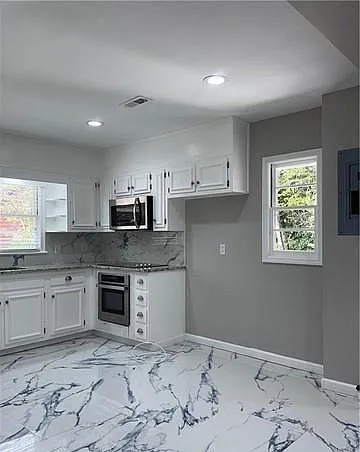 302 Old Ivy Rd NE — Photo 8