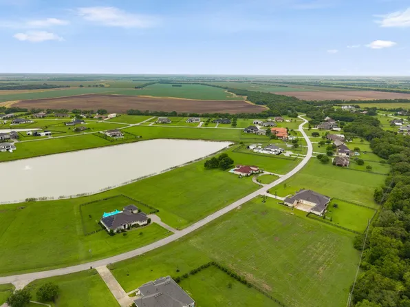 5618 Brazos Lakes Dr, Richmond, TX 77469