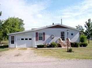 6217 Lakeside Dr, Cass City, MI 48726