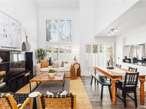 924 Hyde Ct, Costa Mesa, CA 92626