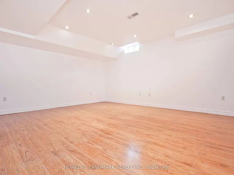47 Waterton Cres — Photo 18