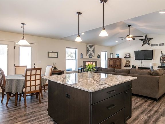5th image of 557 Marblewood Ln