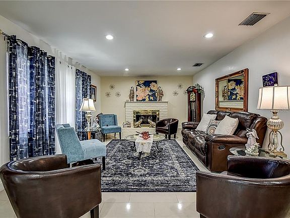 4th image of 8315 N Gomez Ave
