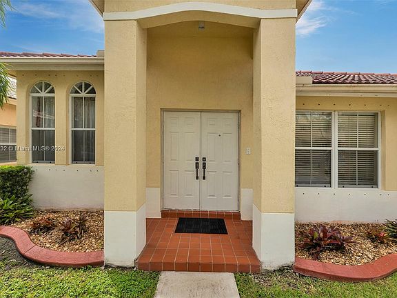 3rd image of 14066 S Cypress Cove Cir