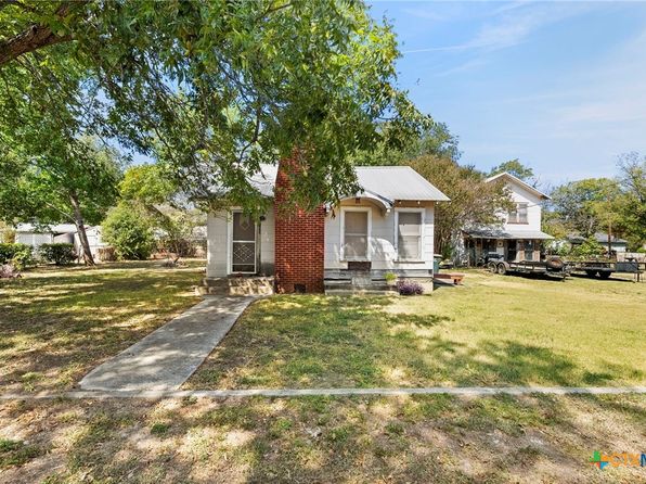 103 Jennings St, Martindale, TX 78655