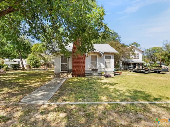 103 Jennings St, Martindale, TX 78655