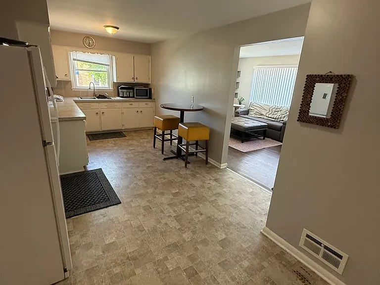 5633 W Oklahoma Ave — Photo 6