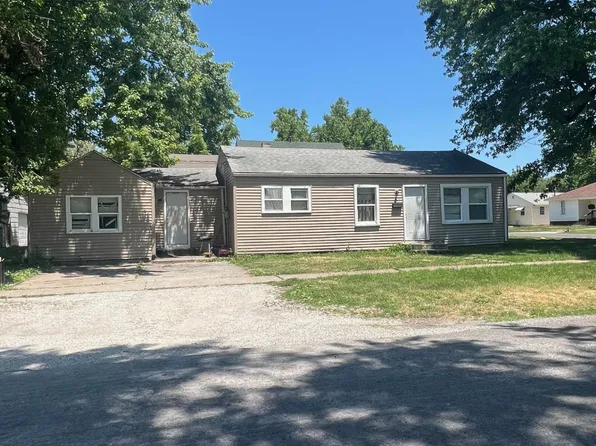 1829 E South St, Springfield, IL 62703