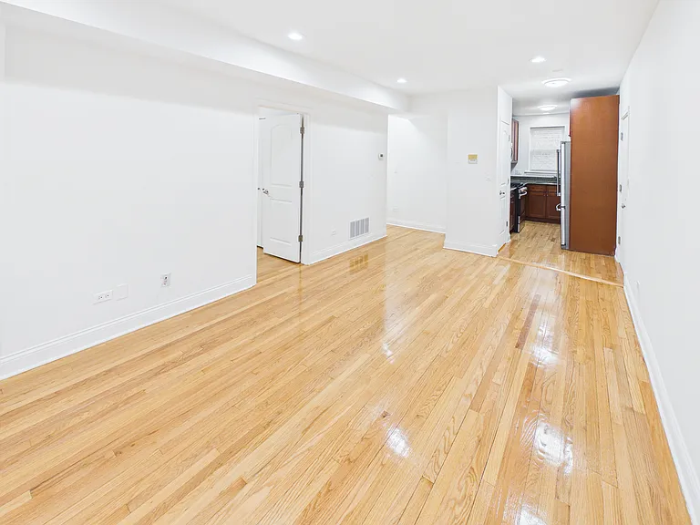 7403 N Hoyne Ave #2 — Photo 4