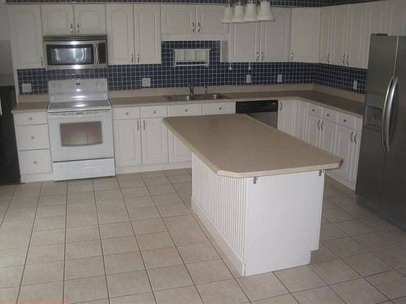 3rd image of 579 Talowood Dr