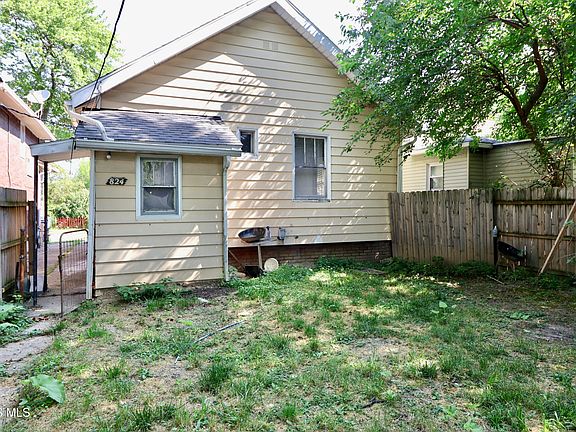 2nd image of 824 Clay Ave