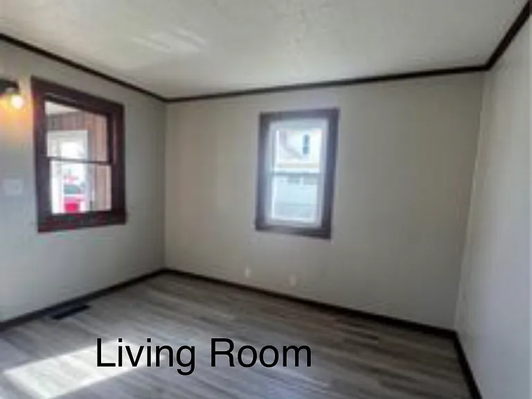 865 1/2 N Railroad St — Photo 5