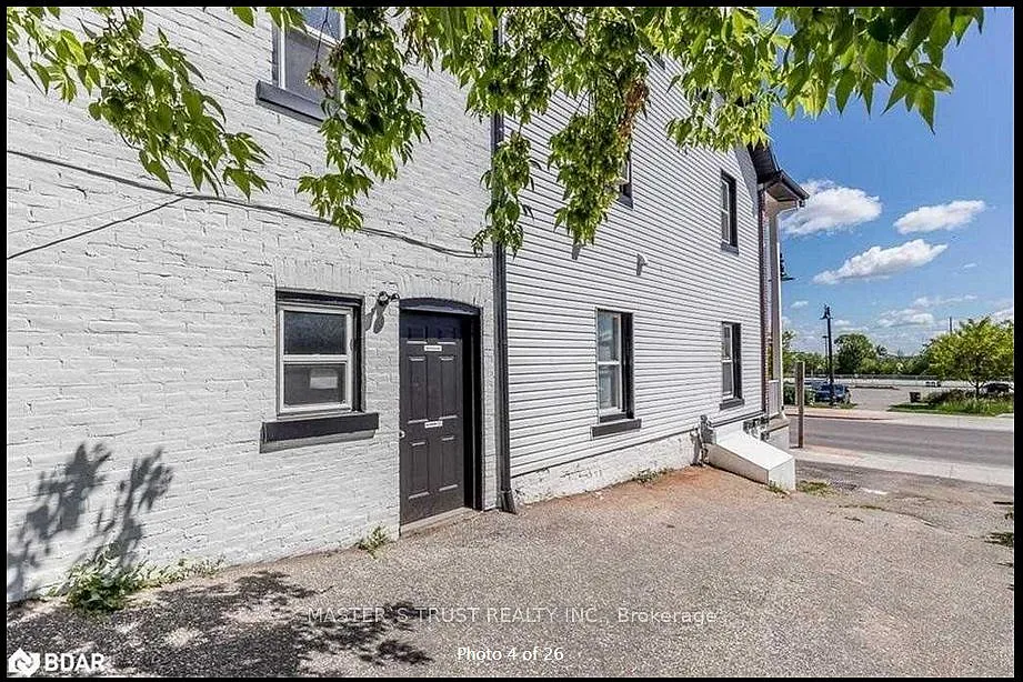 Building Photo - 27 Front St N #201