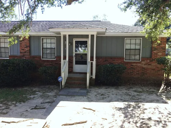 3908 Persimmon St, Columbia, SC 29205