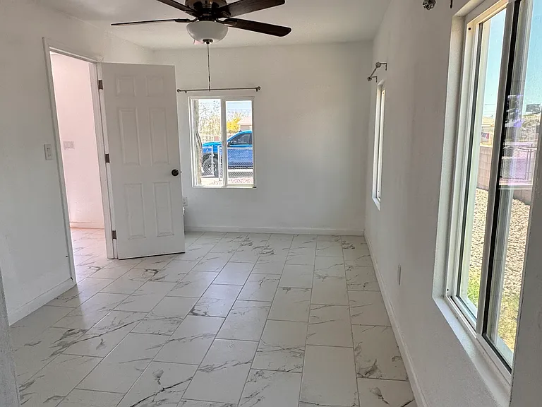 308 E Date Ave — Photo 3
