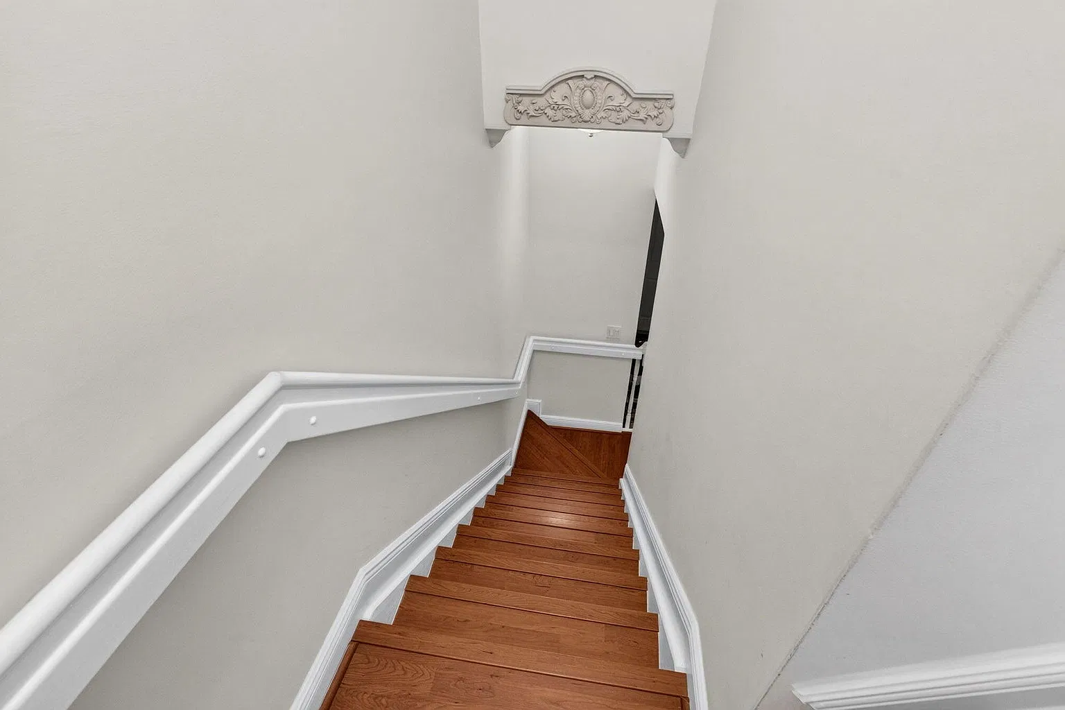 3 bed, 3.5 bath, 2334 sqft, $4,500 — Photo 2