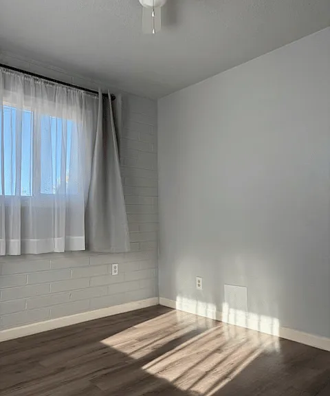 905 E Alice Ave — Photo 7