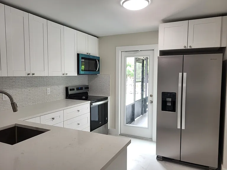 3231 NE 14th Ave — Photo 8