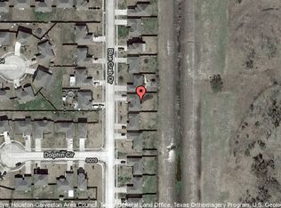 2104 Redfish Dr, Texas City, TX 77591