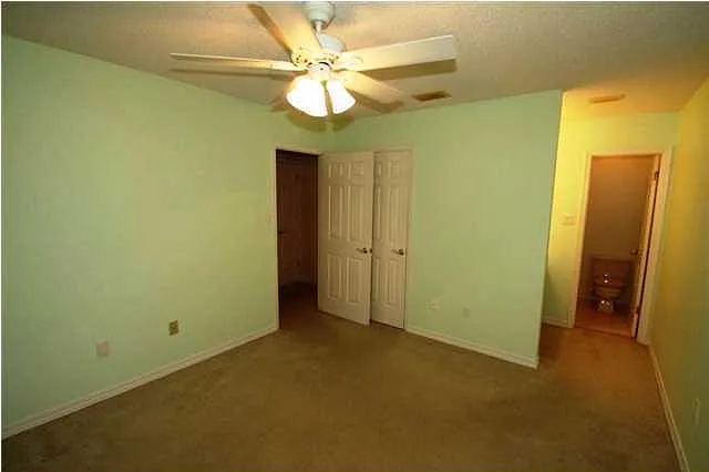 6028 Sussex Dr — Photo 9
