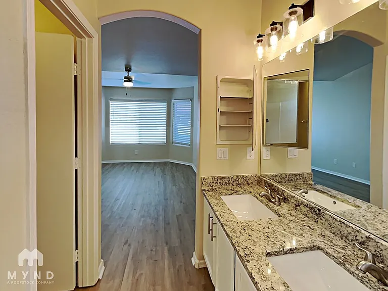 8520 W Palm Ln #1093 — Photo 8