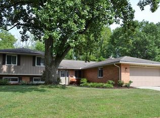 5812 Pondview Dr, Kettering, OH 45440