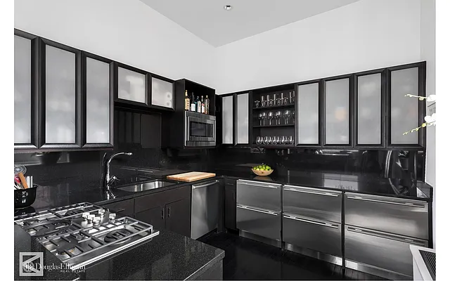 Sold by Douglas Elliman | media 19