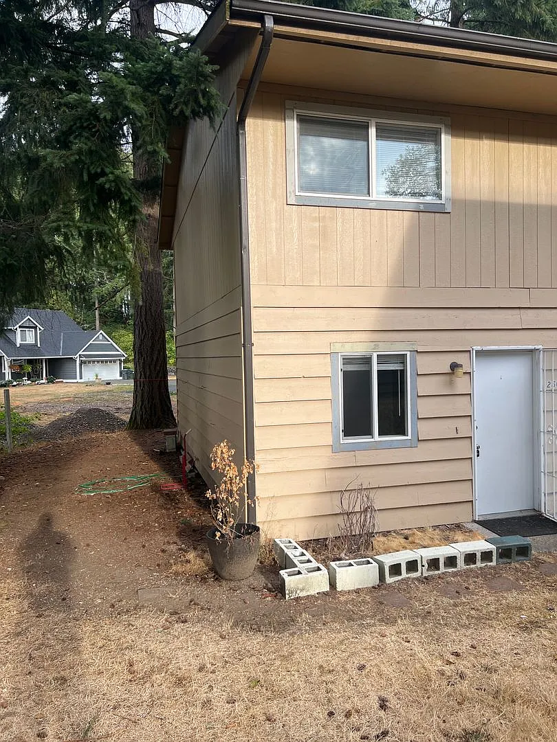 Spacious 2-Bedroom Steilacoom Duplex | Yard, Covered Parking & Washer/Dryer | $1,895 — Photo 2