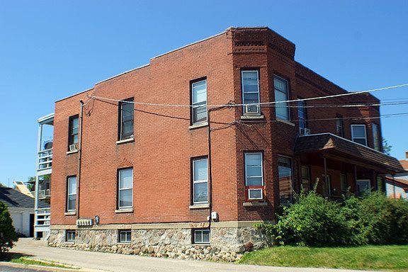 2nd image of 212 E Calhoun St