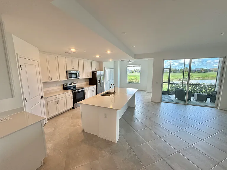 5422 Double Eagle Cir #2414 — Photo 2