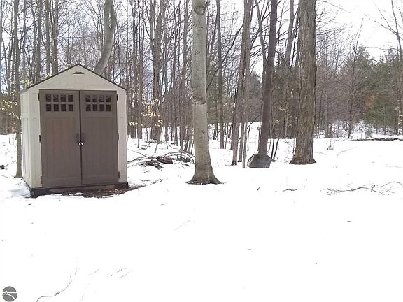 2nd image of 139 E Forest Trl