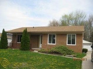 30214 Jamestown St, Romulus, MI 48174