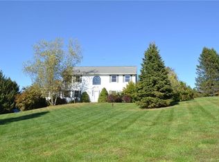 9 Smoke Ridge Dr, Sherman, CT 06784
