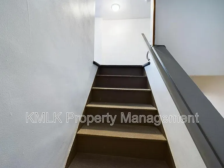 693 Kling St — Photo 30