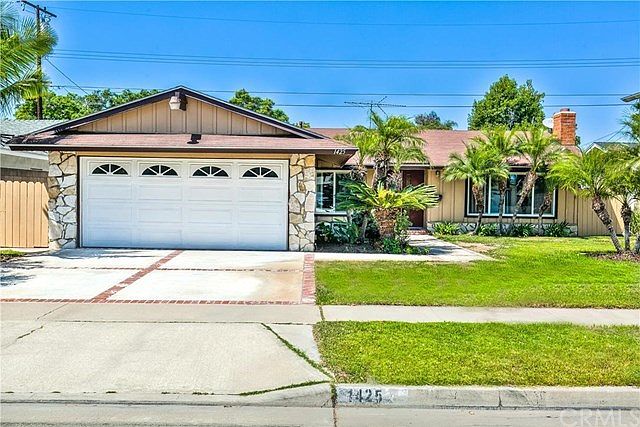 1st image of 1425 E Bassett Way