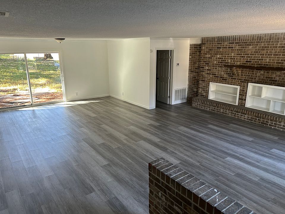 1st image of 658 Lancewood Dr W