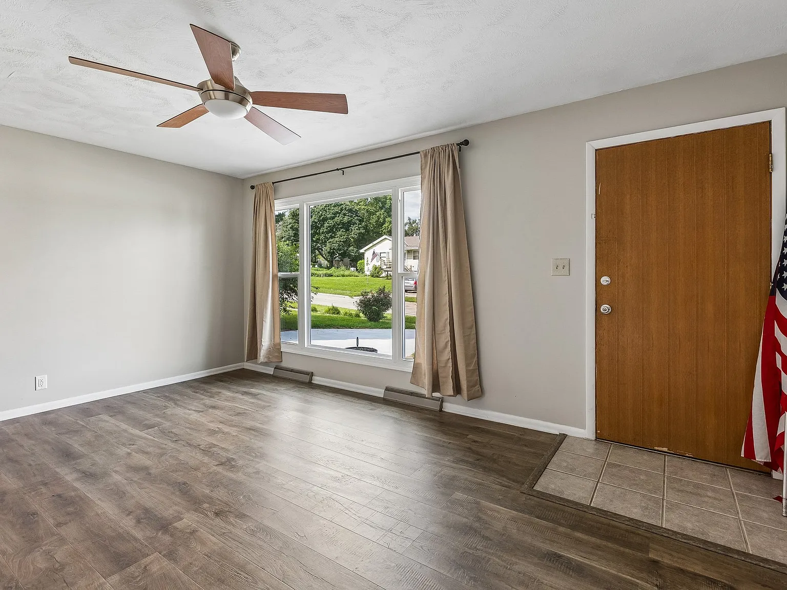 3 bed, 2028 sqft, $2,000 — Photo 4