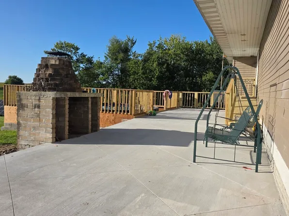 303 B St SW, Melcher Dallas, IA 50163
