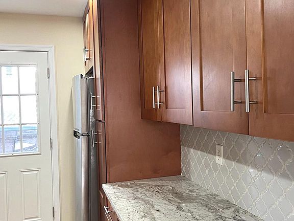 2nd image of 1705 Tulip St #11205-AVENUE1205