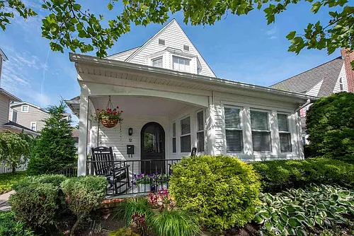 12 N Nassau Ave Photo 1
