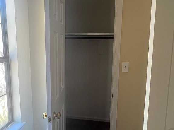 2nd image of 1722 Skiffes Creek Cir