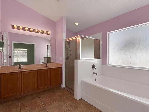 4th image of 844 BERWICK DR