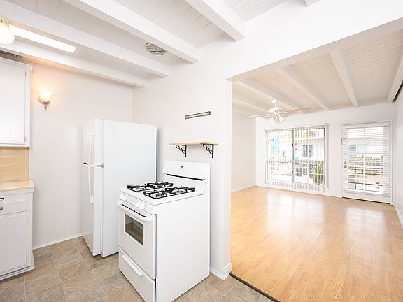5th image of 54 62nd Pl APT J