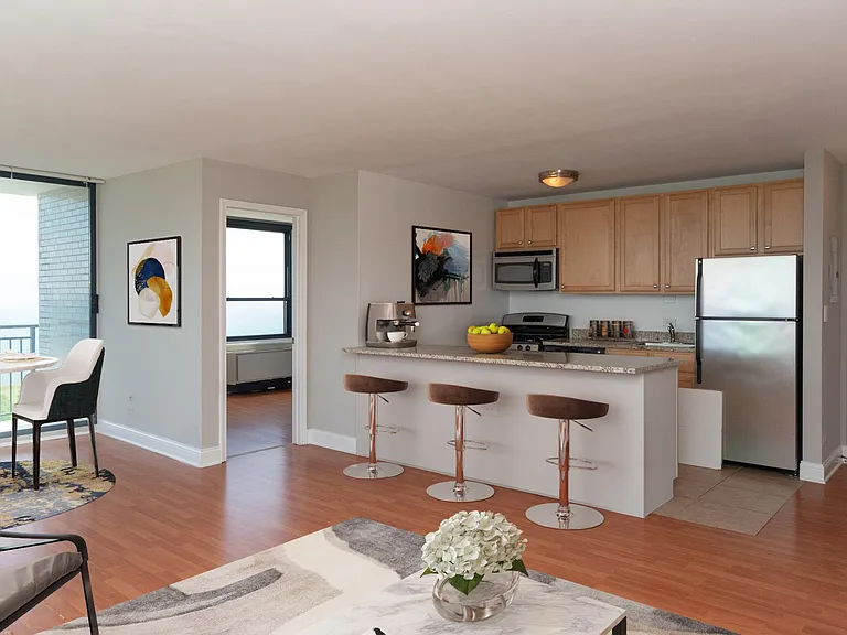 4100 N. Marine Dr. — Photo 9