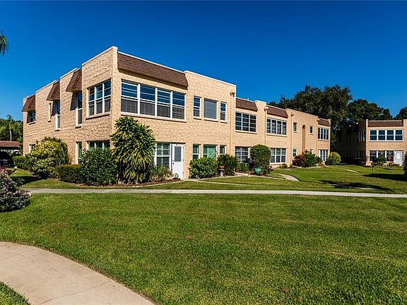 4th image of 124 Cedarwood Cir #124