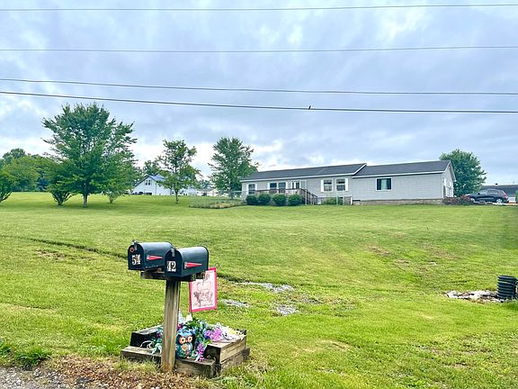 5th image of 54 White Pine Ln