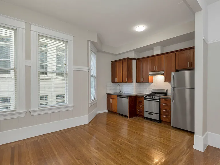 1560 Sacramento St — Photo 25