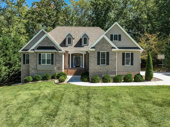 134 Sarah Ln, Spout Spring, VA 24522