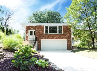 5420 Brookbank Rd, Downers Grove, IL 60515